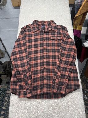 Patagonia Mens Black and Coral Plaid Button-Up Shirt, size large